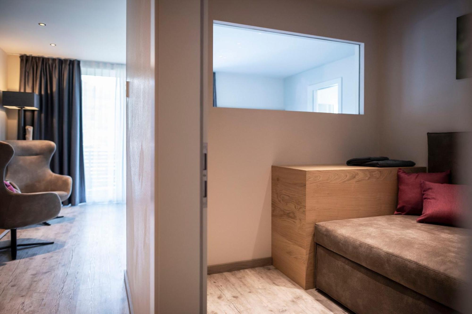 Hotel Pfeiss Lana Zewnętrze zdjęcie